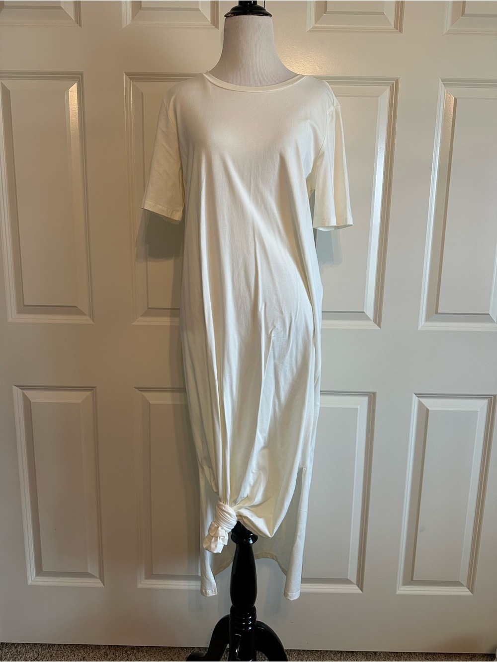 Mod Ref Cream Knot-Hem Maxi Dress